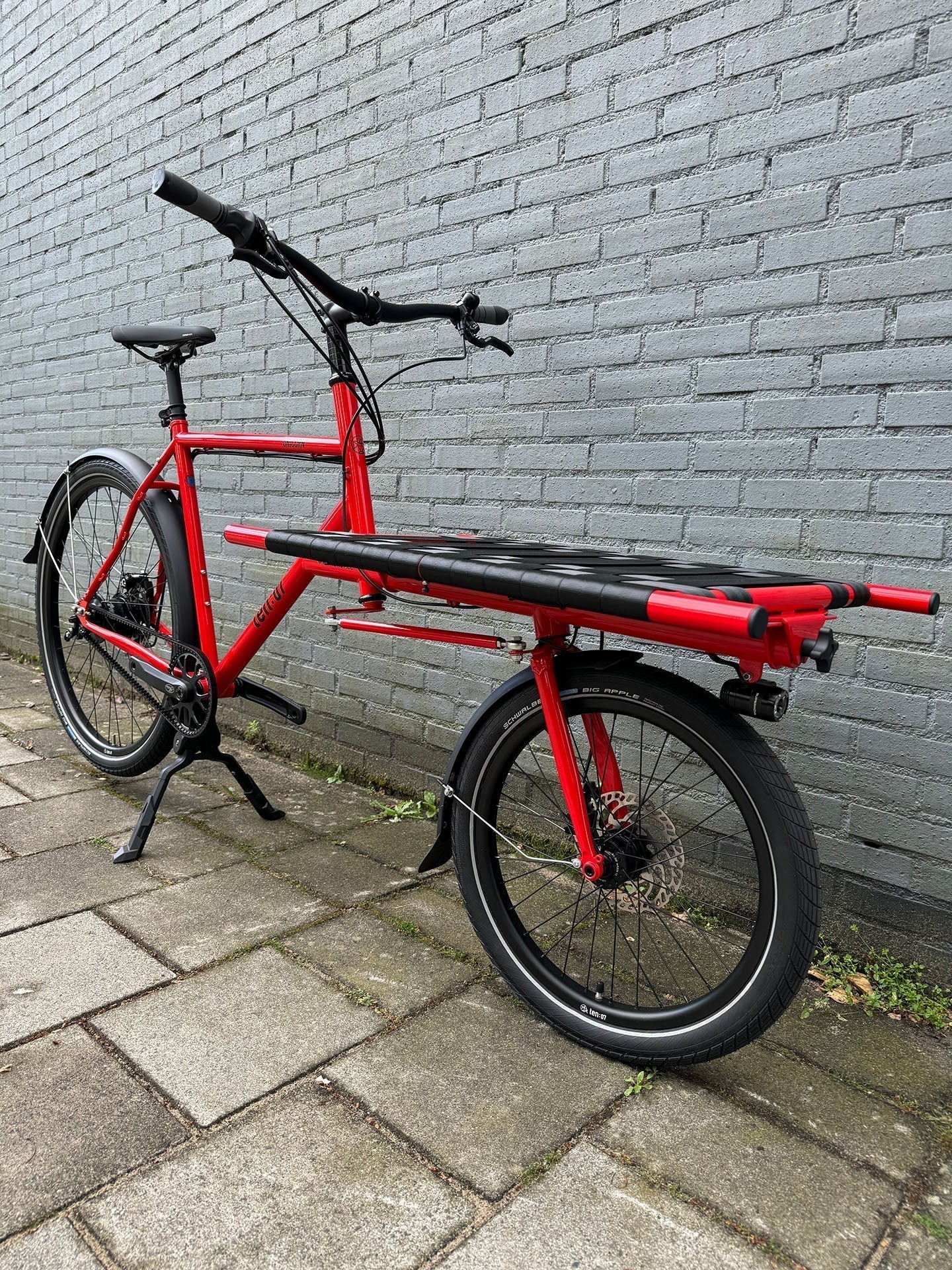 Rolling Bold with Rohloff: Barbarossa Bicycles' Special Unicorn Cargo Bike Build